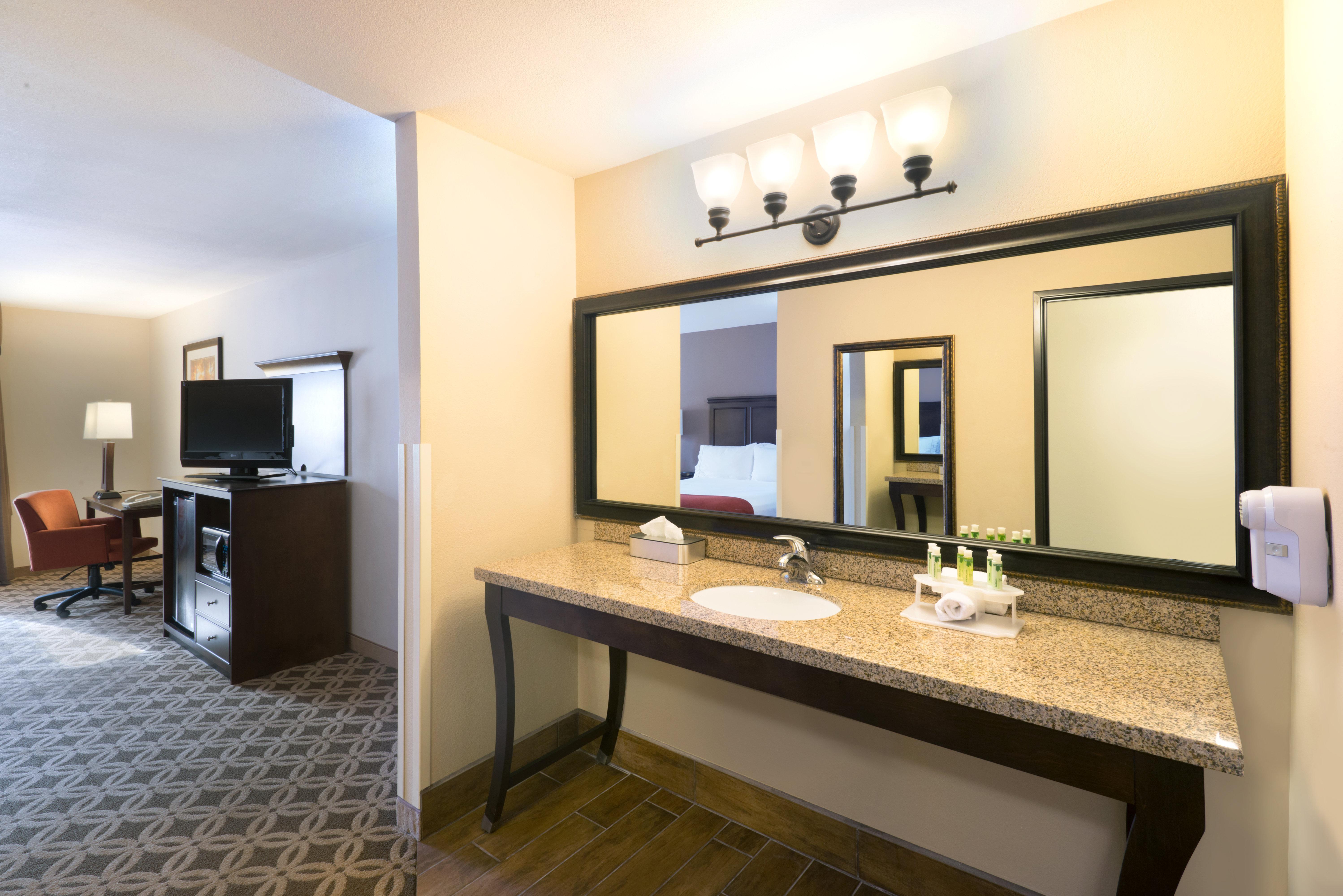 Holiday Inn Express Show Low By Ihg Экстерьер фото