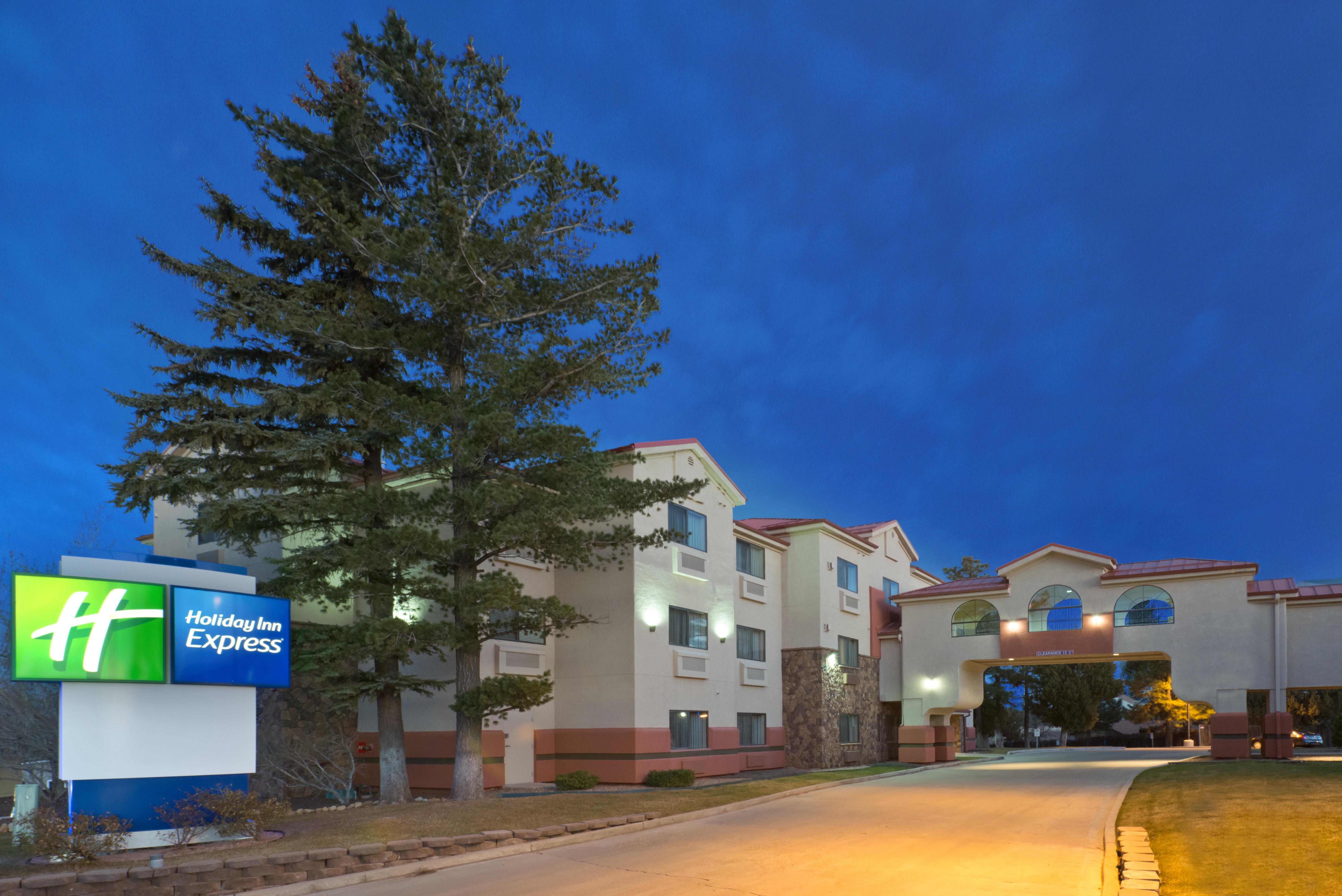 Holiday Inn Express Show Low By Ihg Экстерьер фото